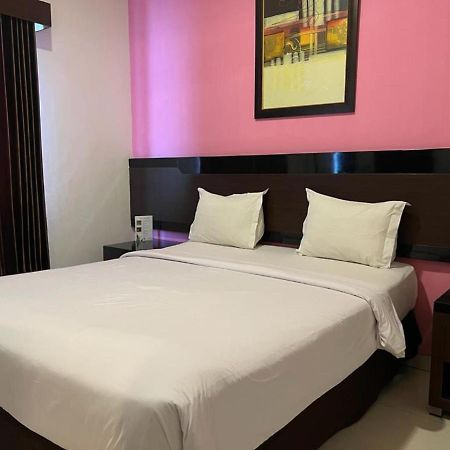 Ayla City Hotel Sorong Buitenkant foto