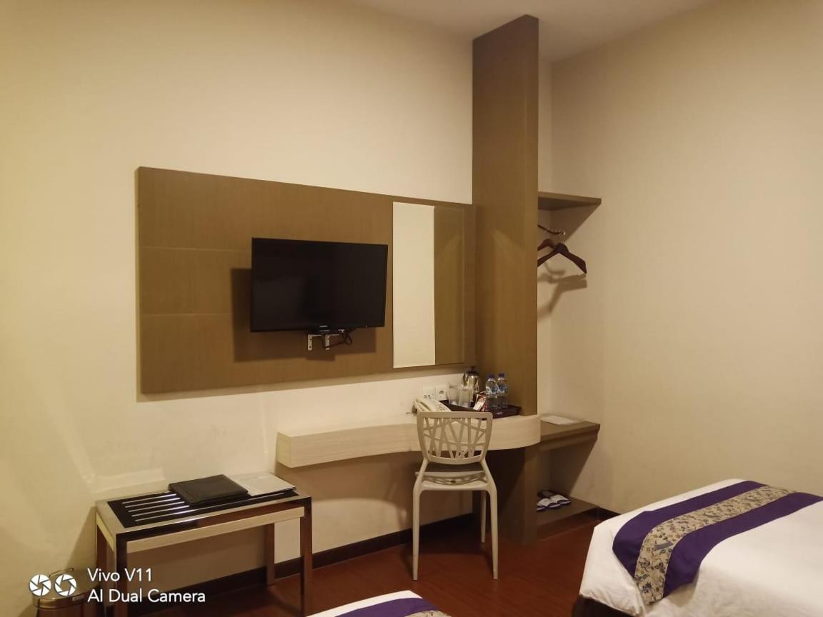 Ayla City Hotel Sorong Buitenkant foto