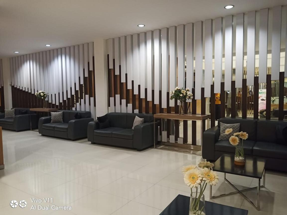 Ayla City Hotel Sorong Buitenkant foto