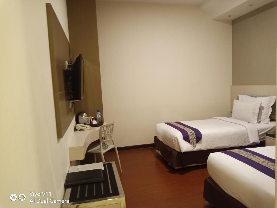 Ayla City Hotel Sorong Buitenkant foto
