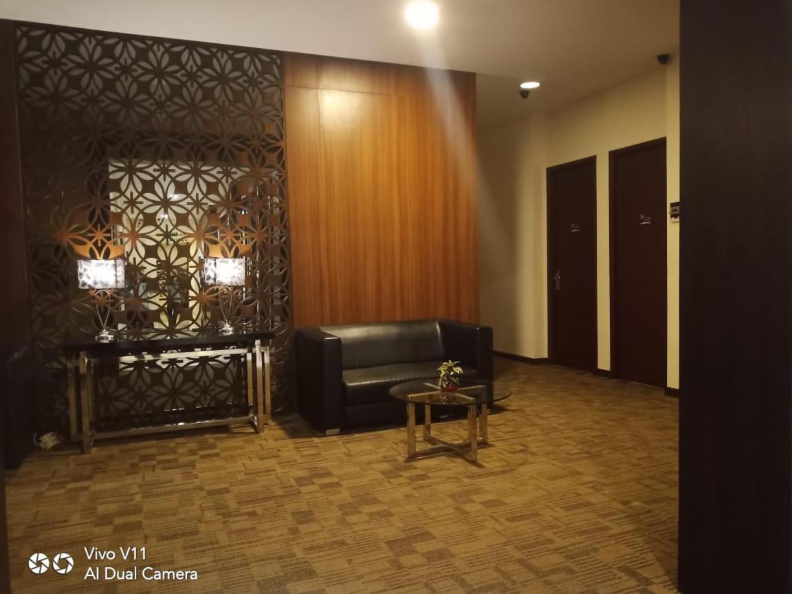 Ayla City Hotel Sorong Buitenkant foto