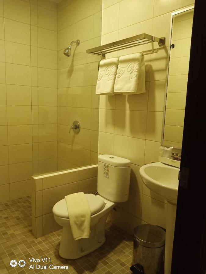 Ayla City Hotel Sorong Buitenkant foto