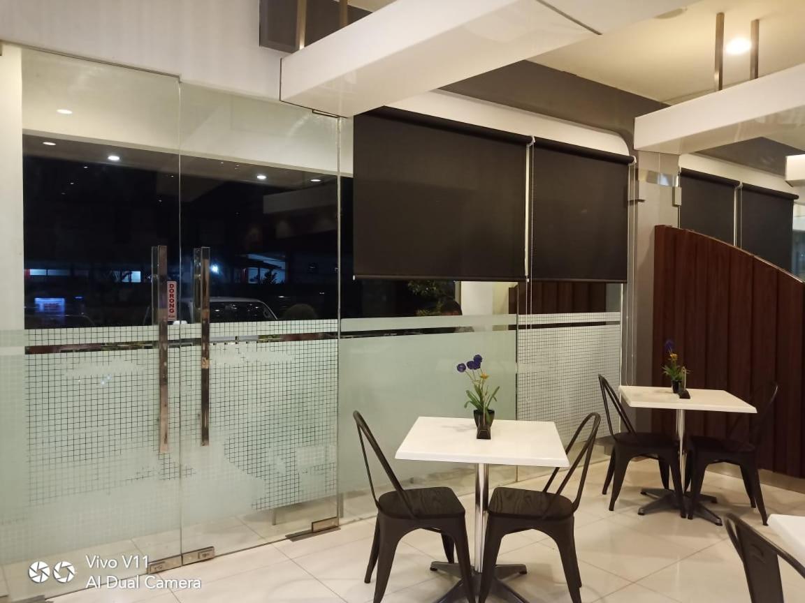 Ayla City Hotel Sorong Buitenkant foto