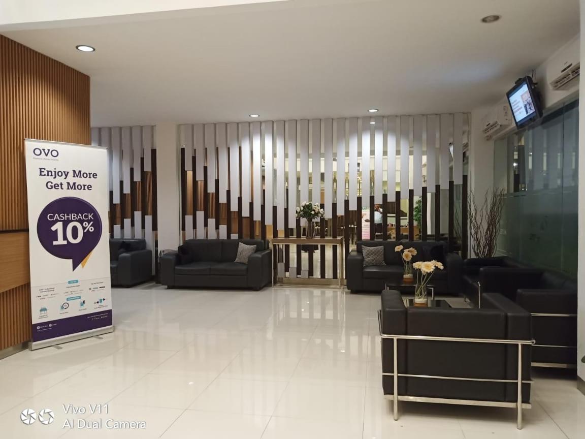 Ayla City Hotel Sorong Buitenkant foto