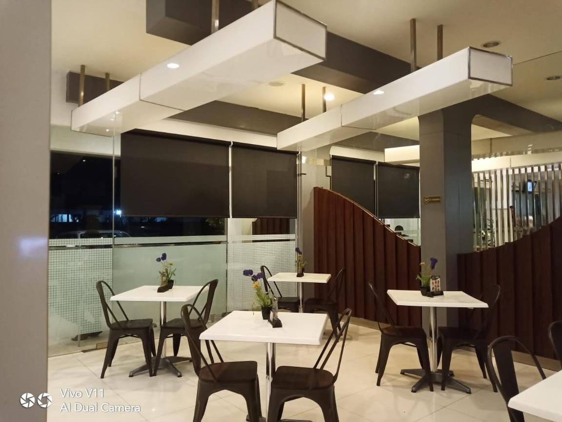 Ayla City Hotel Sorong Buitenkant foto