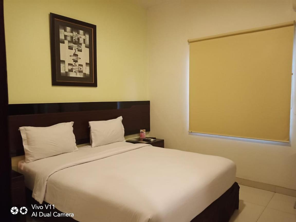 Ayla City Hotel Sorong Buitenkant foto
