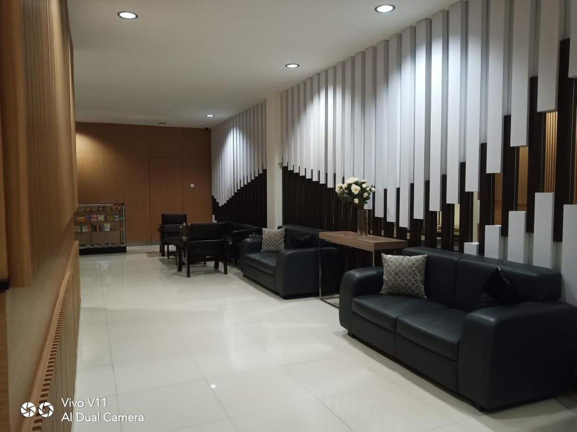 Ayla City Hotel Sorong Buitenkant foto