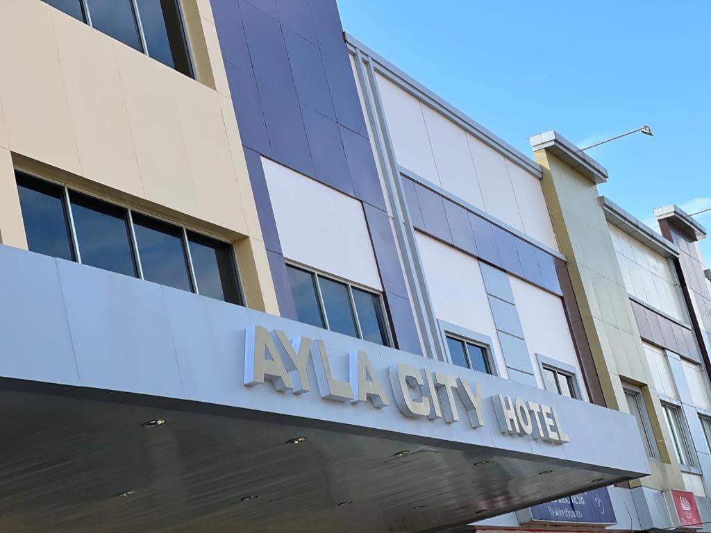 Ayla City Hotel Sorong Buitenkant foto