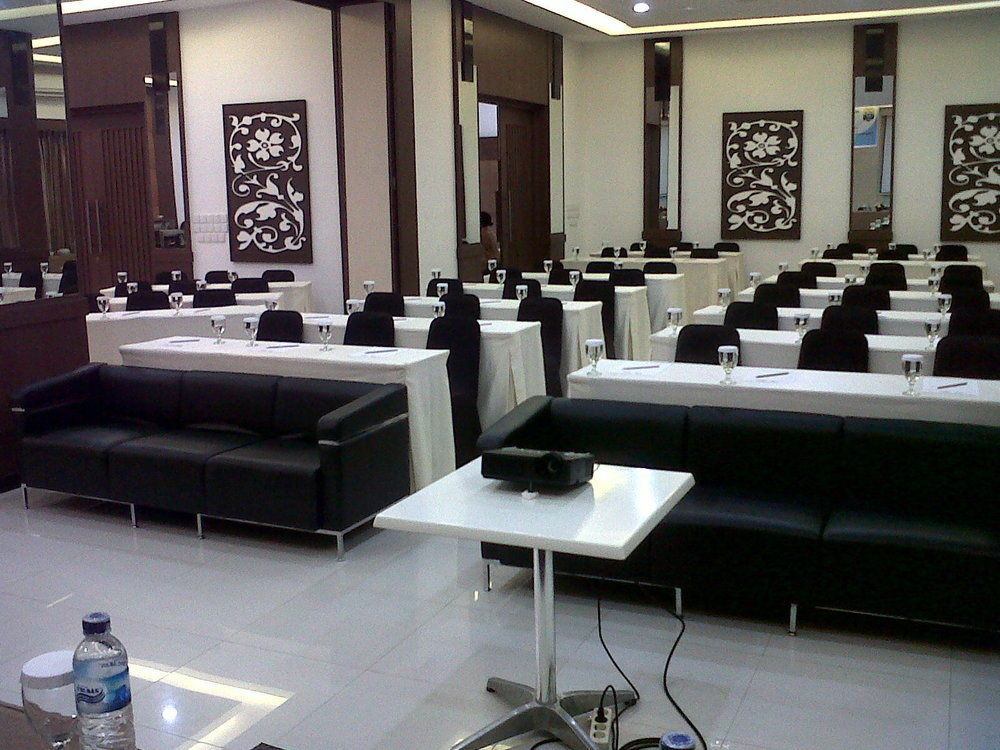 Ayla City Hotel Sorong Buitenkant foto